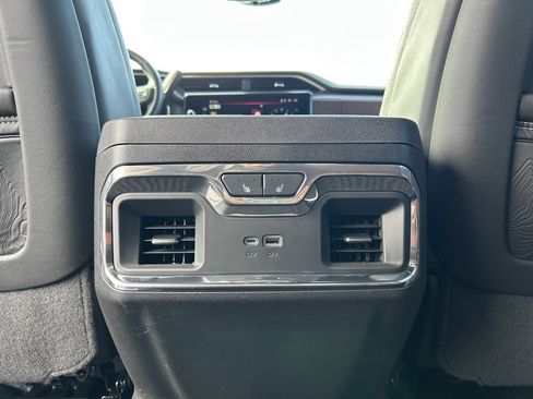 Used 2024 GMC Sierra 2500 Denali Ultimate image 24