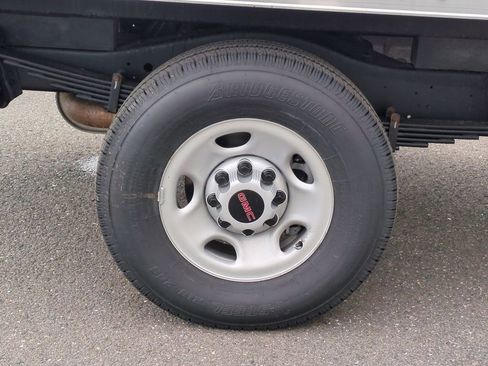 New 2025 GMC Savana 3500 w/ Power Convenience Package image 21