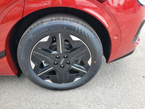 New 2025 Kia EV6 Light w/ Light LR Technology Package image 7