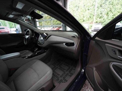 Used 2025 Chevrolet Malibu LT FWD image 25