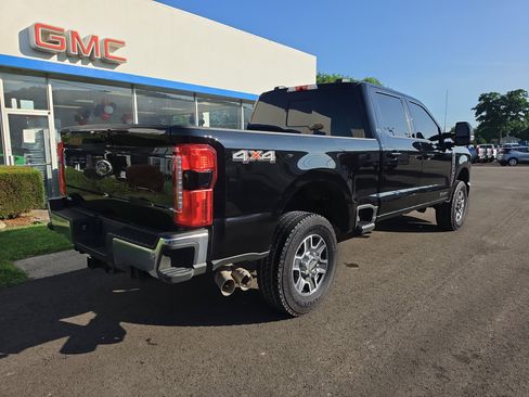 Used 2024 Ford F250 Lariat AWD/4WD image 3