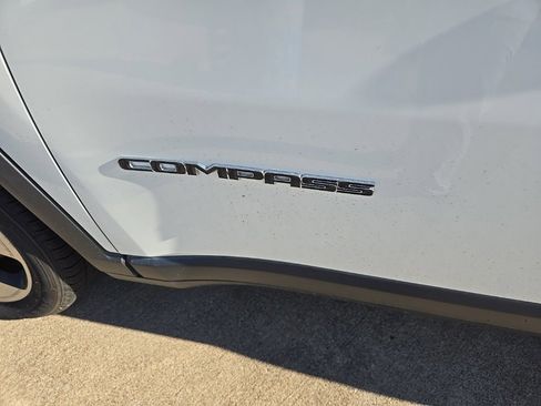 Used 2018 Jeep Compass Latitude image 38
