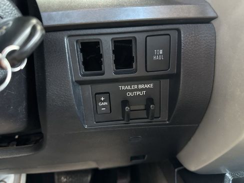 Used 2021 Toyota Tundra SR5 w/ SR5 Leather Package RWD image 29