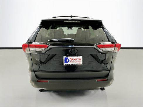 Used 2025 Toyota RAV4 XLE Premium image 6