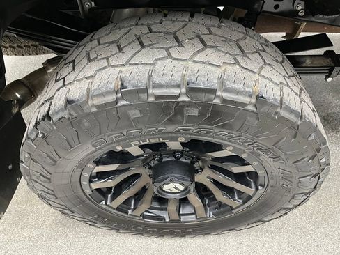 Used 2024 Ford F350 Platinum AWD/4WD image 17