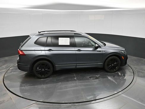 Used 2022 Volkswagen Tiguan SE R-Line image 28
