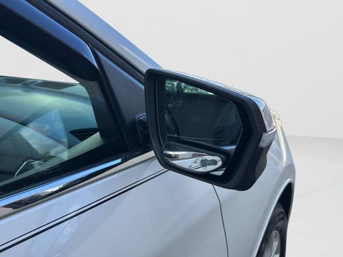 Used 2018 Chevrolet Equinox LT FWD image 34