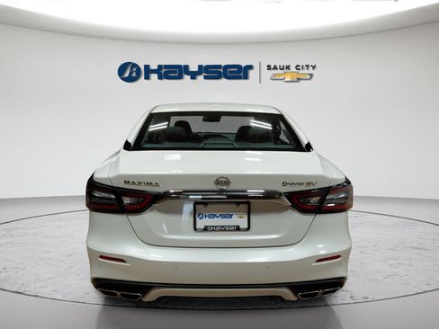 Used 2023 Nissan Maxima SV w/ Floor Mat Group FWD image 6