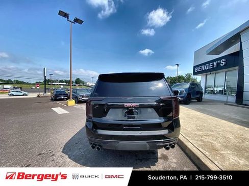 Used 2023 GMC Yukon Denali w/ Denali Reserve Package AWD/4WD image 3