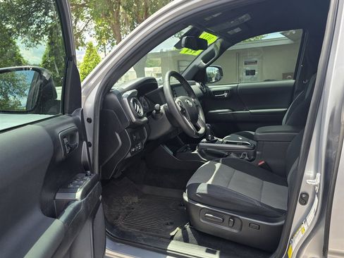 Used 2021 Toyota Tacoma TRD Sport AWD/4WD image 11