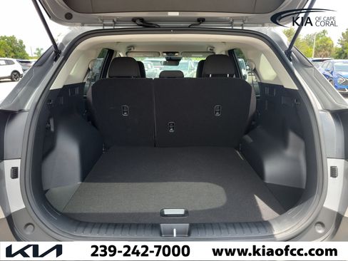 Used 2025 Kia Sportage LX AWD/4WD image 11
