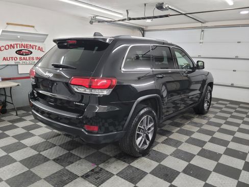 Used 2020 Jeep Grand Cherokee Laredo w/ 18" Wheel & 8.4" Radio Group image 4