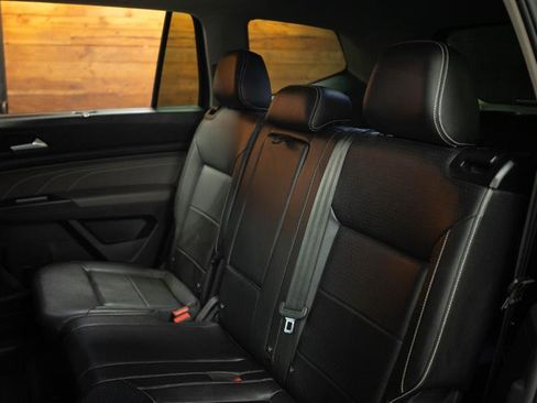Used 2021 Volkswagen Atlas SE w/ Panoramic Sunroof Package AWD/4WD image 13