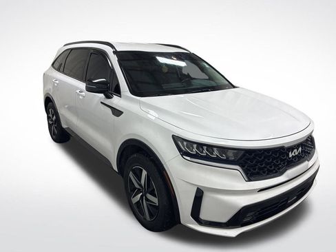 Used 2022 Kia Sorento EX image 4