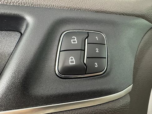 Used 2019 Lincoln MKC Select w/ Select Plus Package AWD/4WD image 43