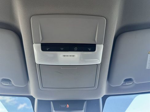 Used 2023 Nissan Rogue S image 12