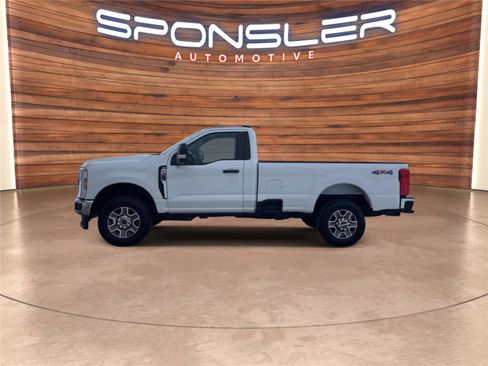 Used 2025 Ford F350 XLT image 2