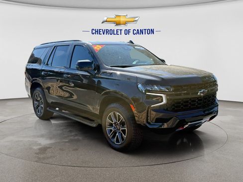 Used 2023 Chevrolet Tahoe Z71 w/ Luxury Package AWD/4WD image 3
