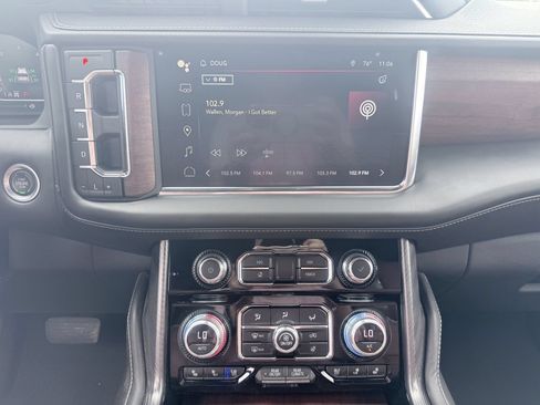 Used 2023 GMC Yukon Denali Ultimate AWD/4WD image 11