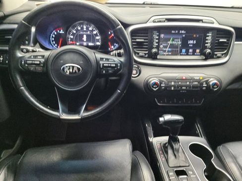 Used 2017 Kia Sorento SX image 22