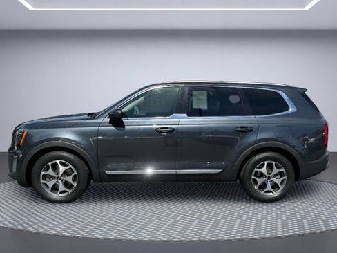 Used 2020 Kia Telluride EX AWD/4WD image 3