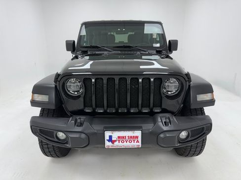Used 2022 Jeep Wrangler Willys image 3