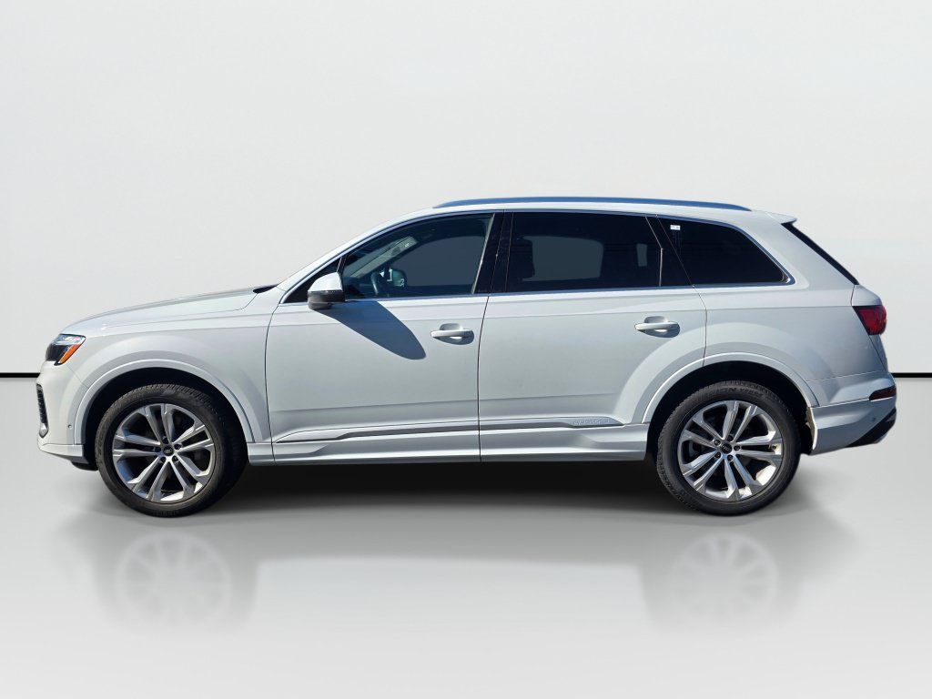 Used 2025 Audi Q7 3.0T Premium Plus AWD/4WD image 2