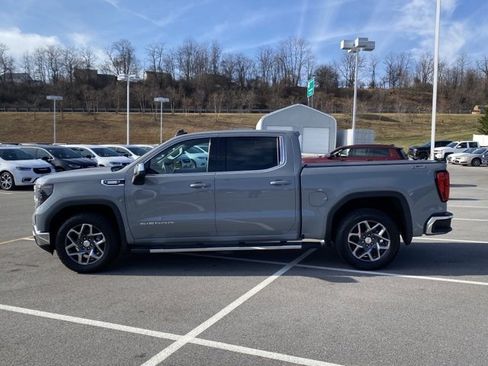Used 2024 GMC Sierra 1500 SLE w/ Preferred Package image 2