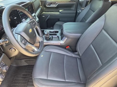 Used 2025 Chevrolet Silverado 1500 LTZ w/ LTZ Premium Package AWD/4WD image 12