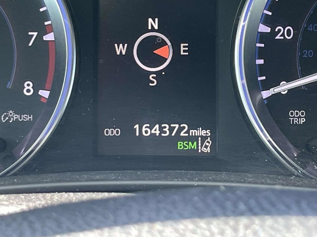 Used 2017 Toyota Highlander XLE AWD/4WD image 30