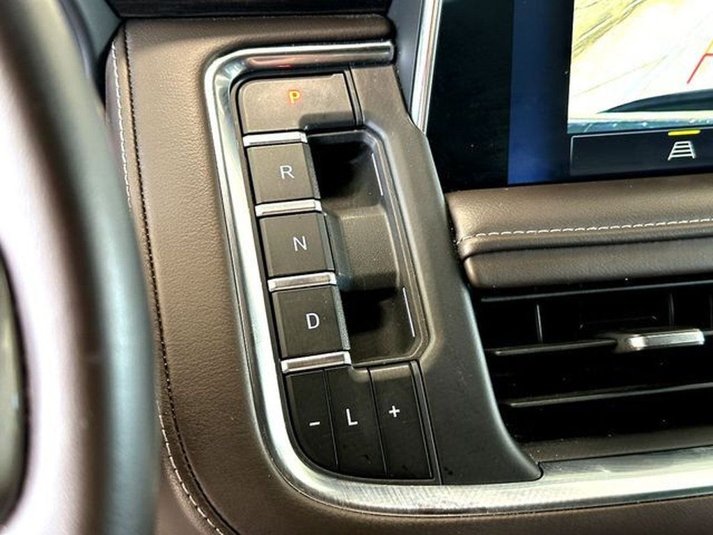 Used 2024 Chevrolet Tahoe LT RWD image 16