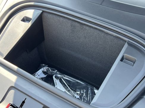 New 2025 Porsche Taycan image 35