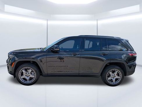 Used 2023 Jeep Grand Cherokee Limited w/ Black Appearance Package image 7