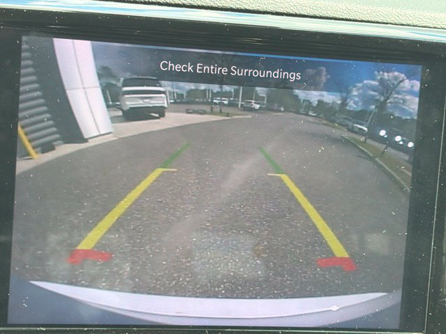 Used 2024 Chrysler Pacifica Touring-L FWD image 20