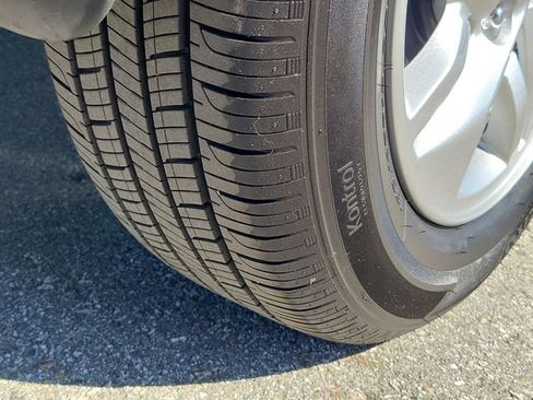 Certified 2026 Hyundai Venue SE FWD image 26