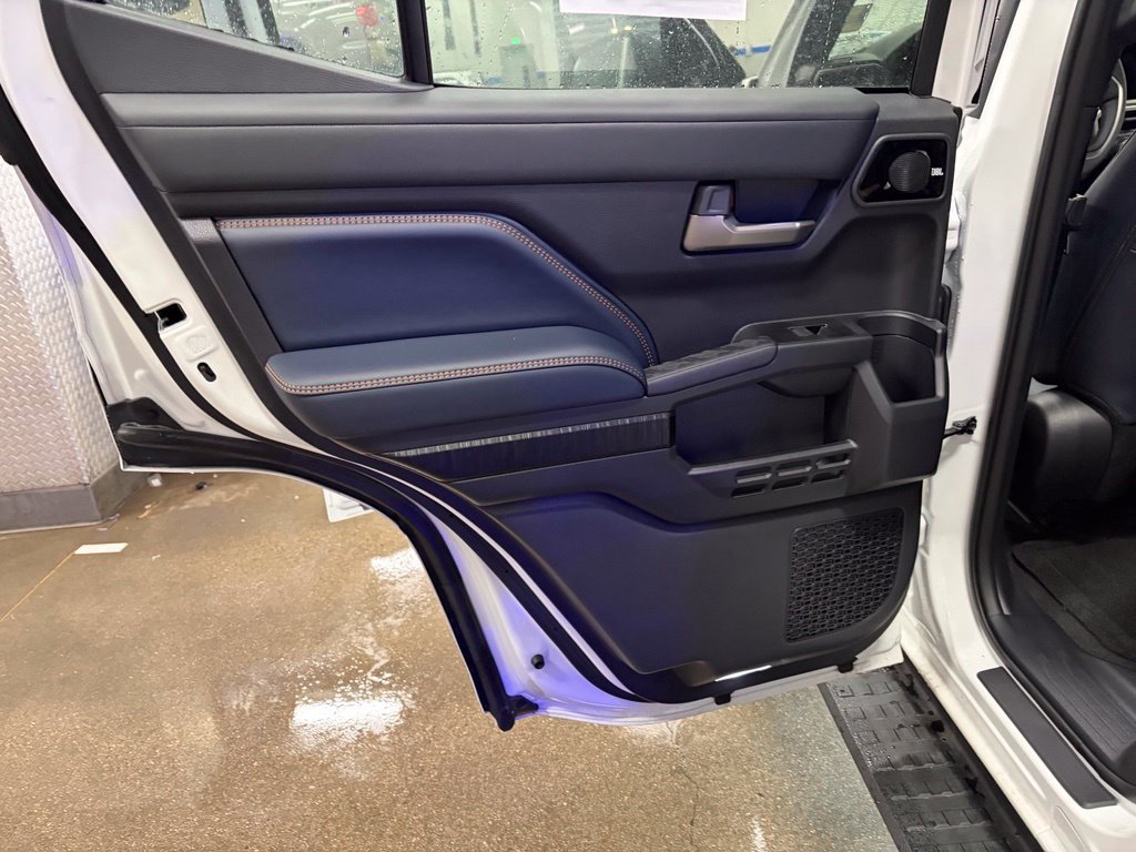 Used 2026 Toyota 4Runner Platinum AWD/4WD image 12