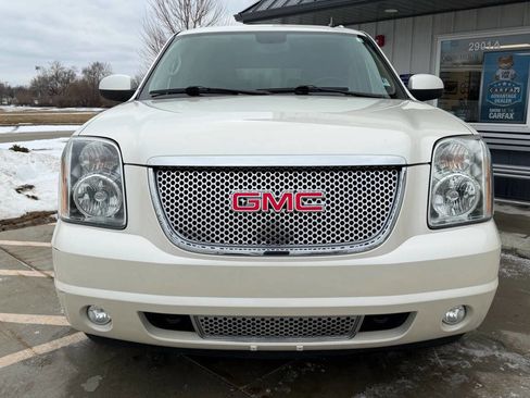Used 2014 GMC Yukon XL Denali image 10