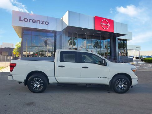 Certified 2024 Nissan Titan SV w/ SV Convenience Package image 5