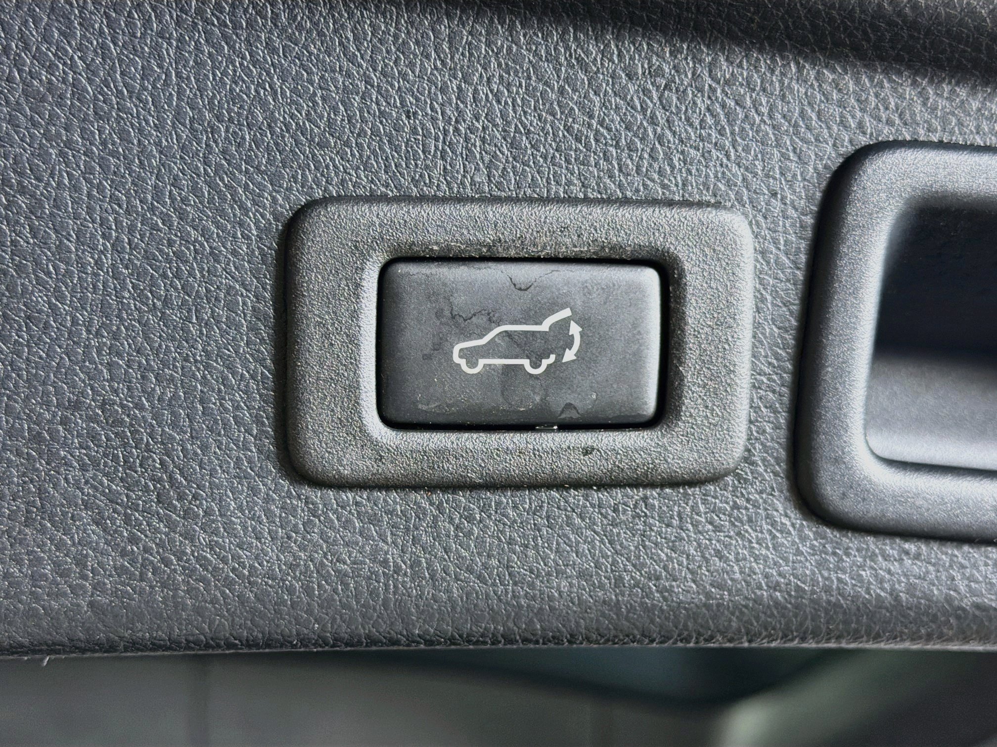 Used 2015 Subaru Forester 2.5i Touring w/ Eyesight & Navigation System AWD/4WD image 30
