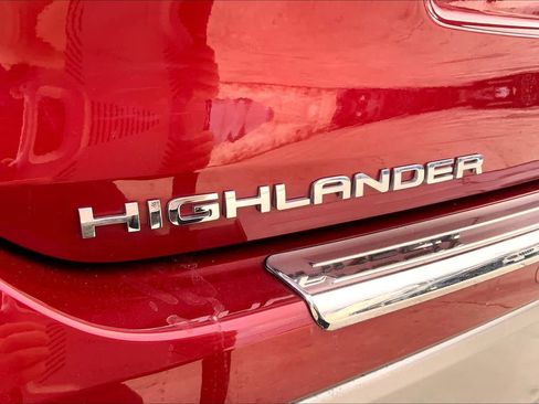 Used 2023 Toyota Highlander Platinum image 10