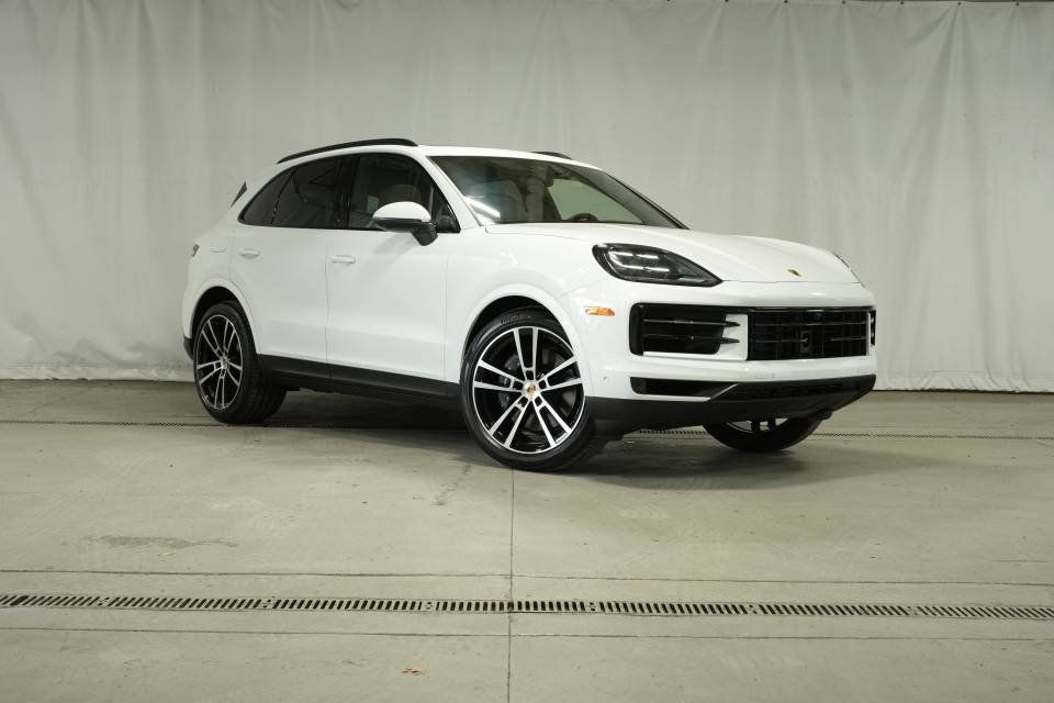 Certified 2026 Porsche Cayenne AWD/4WD image 9