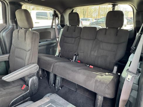 Used 2015 Dodge Grand Caravan SE FWD image 13