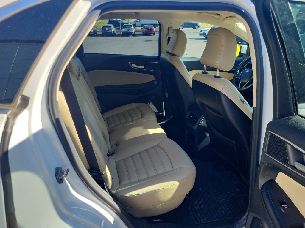 Used 2022 Ford Edge SEL AWD/4WD image 10