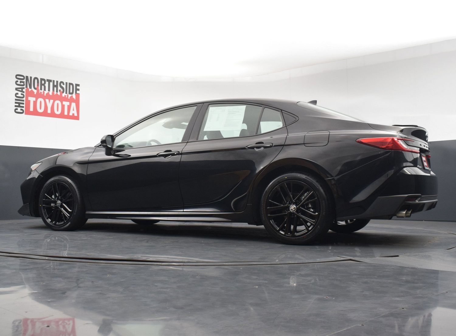 Used 2025 Toyota Camry SE FWD image 26