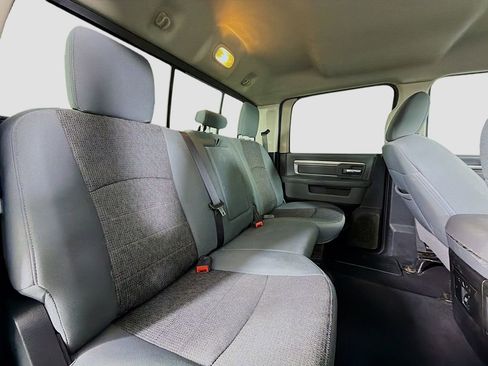 Used 2018 RAM 1500 SLT image 27