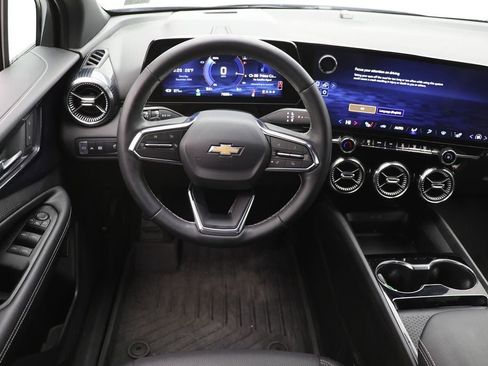 Used 2024 Chevrolet Blazer EV LT image 13