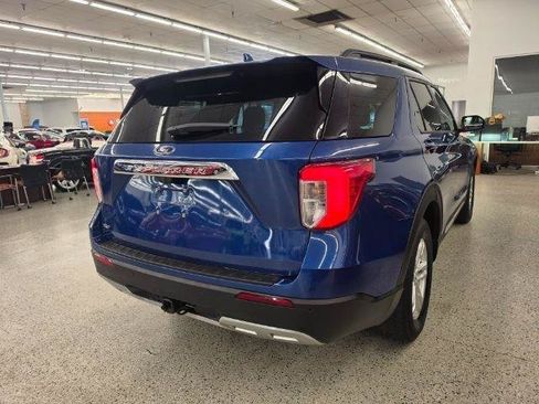 Used 2020 Ford Explorer XLT w/ Equipment Group 202A AWD/4WD image 4