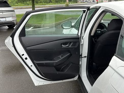 Used 2023 Honda Accord EX image 23