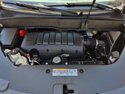 Used 2017 Chevrolet Traverse LT FWD image 31