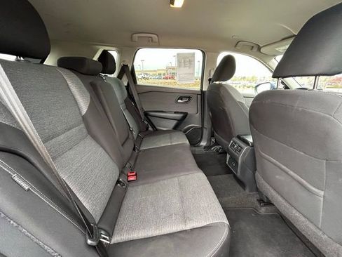 Used 2023 Nissan Rogue SV image 32